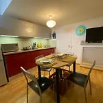 65m2, 3 Chambres, Proxi Commerces, A *