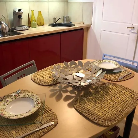 65m2, 3 Chambres, Proxi Commerces, A Apartment *