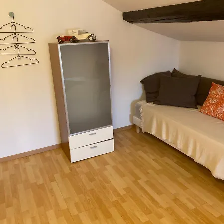 65m2, 3 Chambres, Proxi Commerces, A Apartment