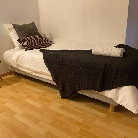 65m2, 3 Chambres, Proxi Commerces, A