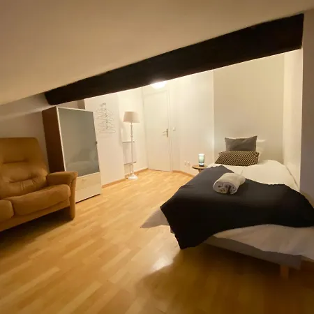 65m2, 3 Chambres, Proxi Commerces, A Apartment *