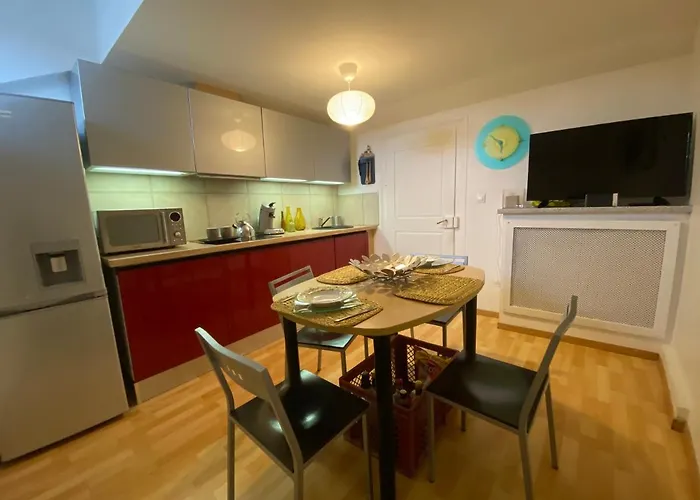 65m2, 3 Chambres, Proxi Commerces, A *