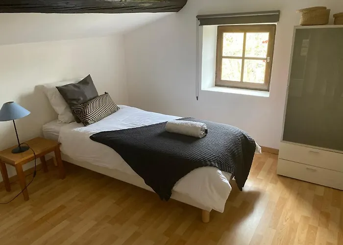 Apartmán 65m2, 3 Chambres, Proxi Commerces, A *